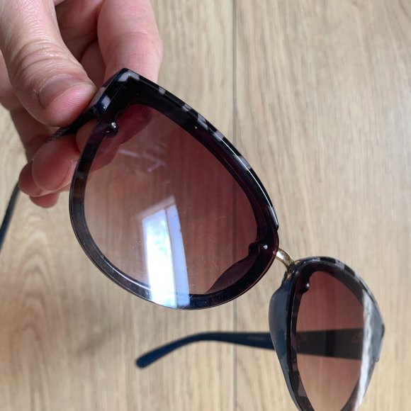 Tahari Cat Eye Sunglasses Blue HYTH0628-A TH899 TSBL - Picture 9 of 11